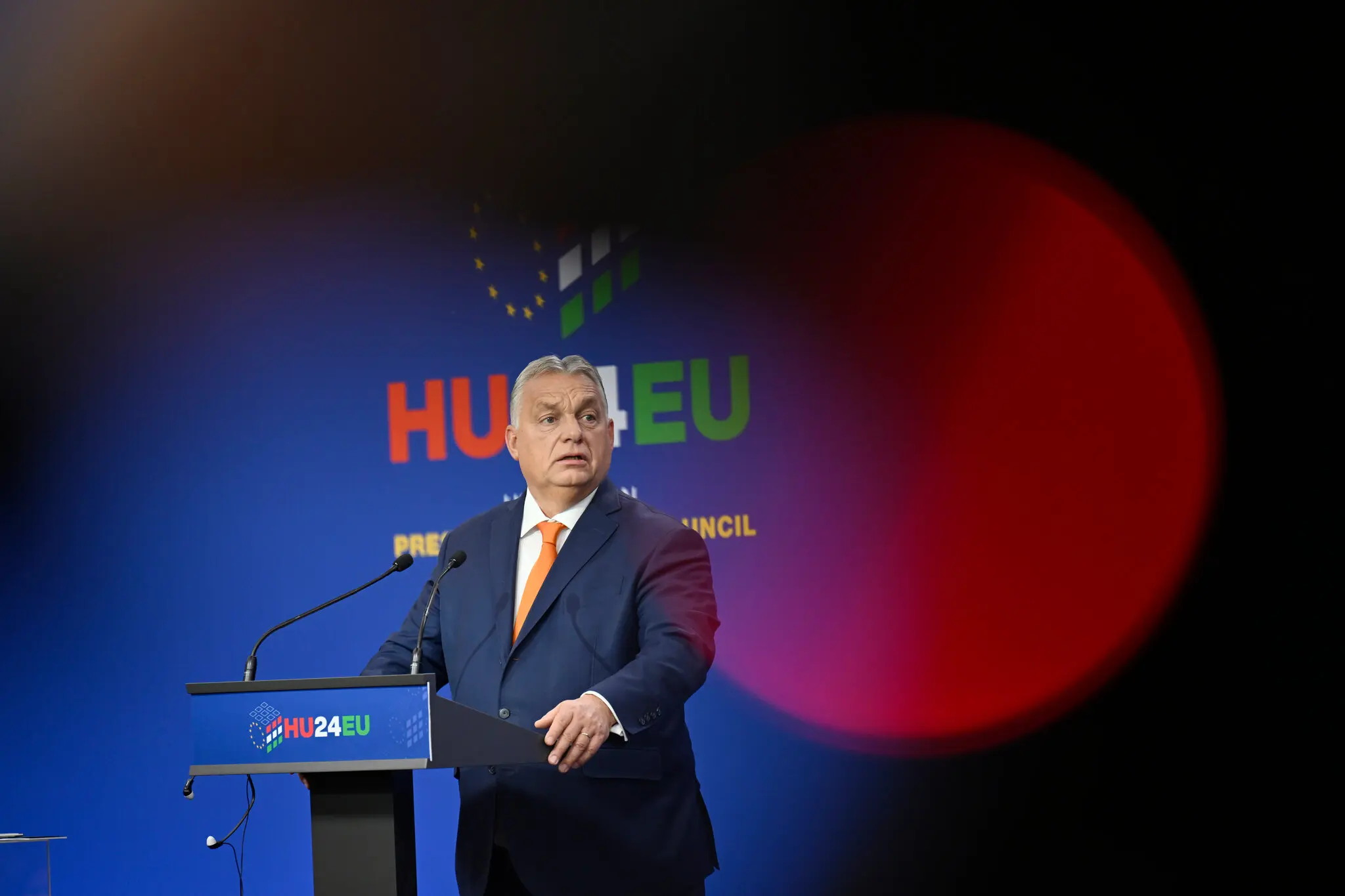 Fidesz хоче узаконити утримання українських грошей і золота в Угорщині